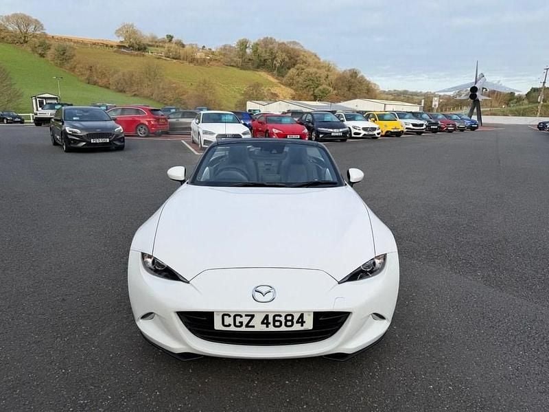 Used Mazda MX5 Inclusive 160 HP (117 kW) 2015 White Cabriolet
