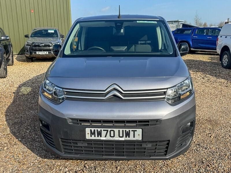 Used Citroën Berlingo Start 130 HP (95 kW) 2020 Grey MPV