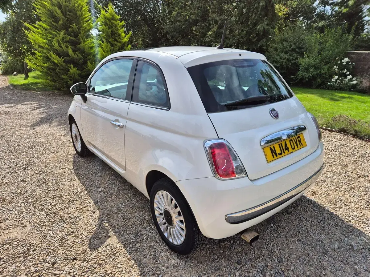Used Fiat 500 Lounge 69 HP (50 kW) 2014 White Hatchback