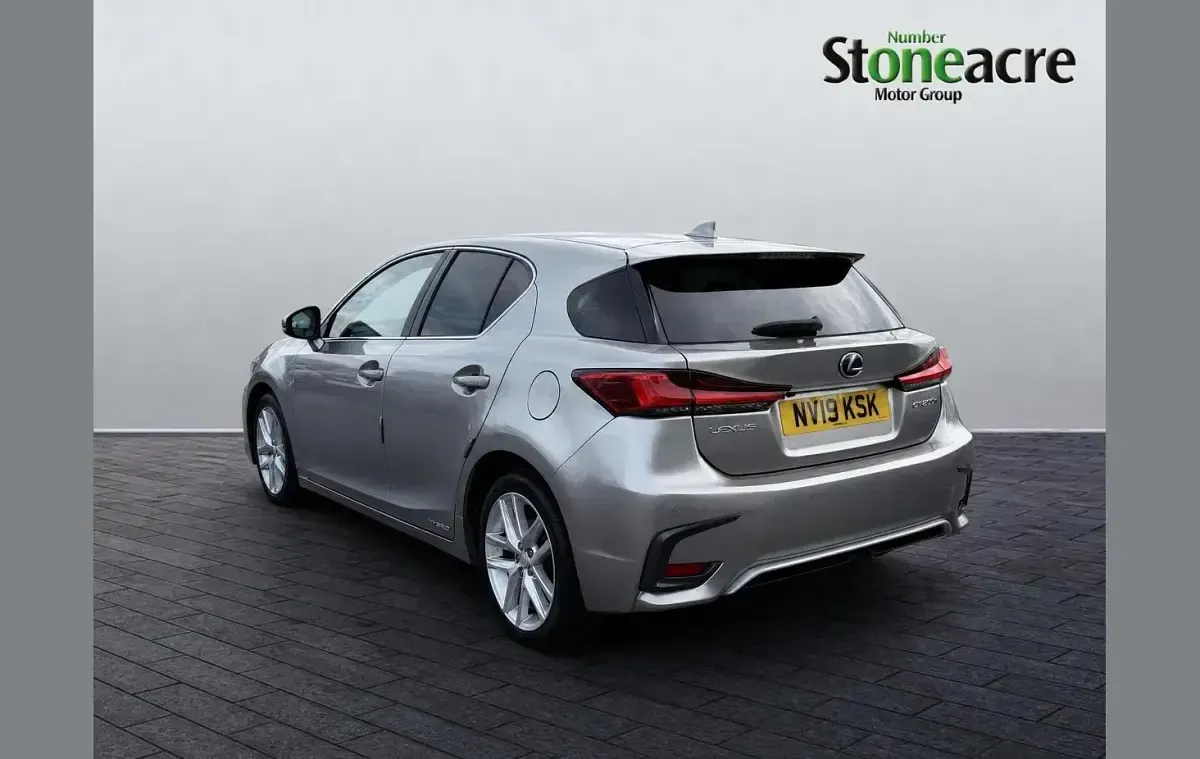 Used Lexus CT200h 134 HP (98 kW) 2019 Silver Hatchback