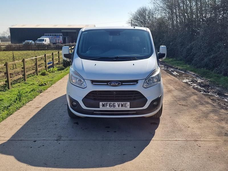 Usado Ford Transit Custom Limited 130 HP (95 kW) 2016 Branco Van