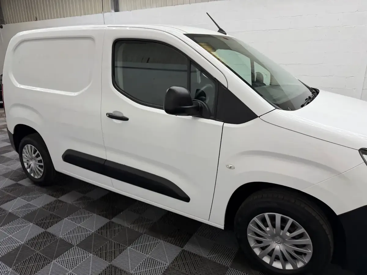 Used Citroën Berlingo Start 75 HP (55 kW) 2021 White MPV