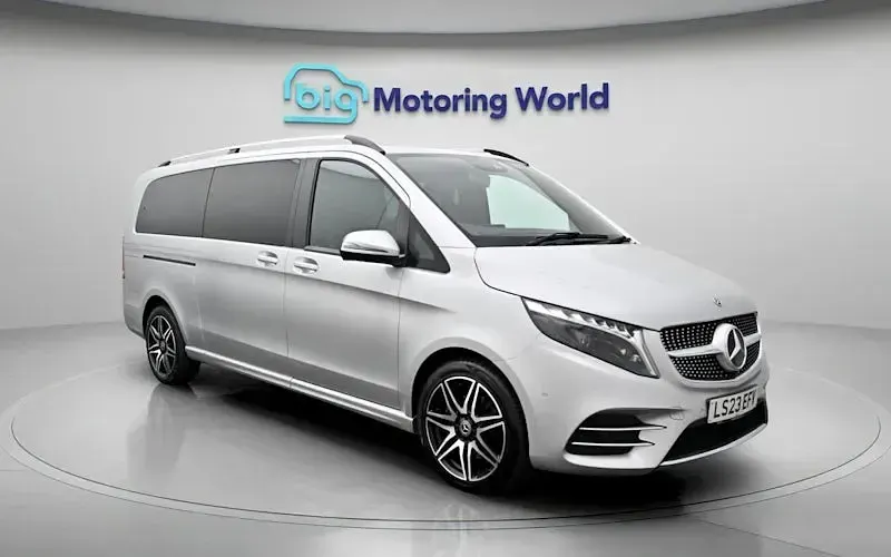 Used Mercedes V300 AMG line 237 HP (174 kW) 2023 Silver MPV