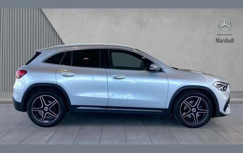 Usado Mercedes GLA200 Executive 161 HP (118 kW) 2023 Prateado SUV