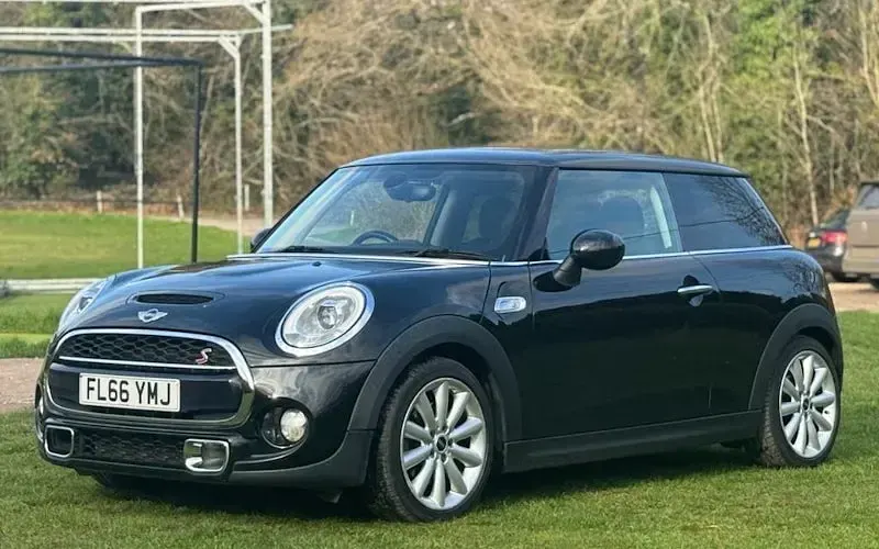 Begagnad Mini Cooper S Hatch 192 HK (141 kW) 2016 Halvkombi