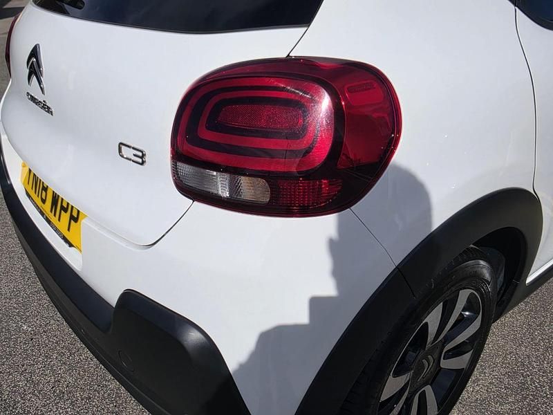 Used Citroën C3 Flair 108 HP (79 kW) 2018 White Hatchback