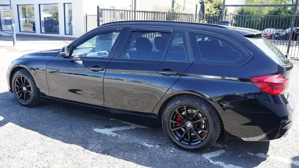 Używany BMW 320 Efficient Dynamics 163 KM (119 kW) 2017 Czarny Kombi