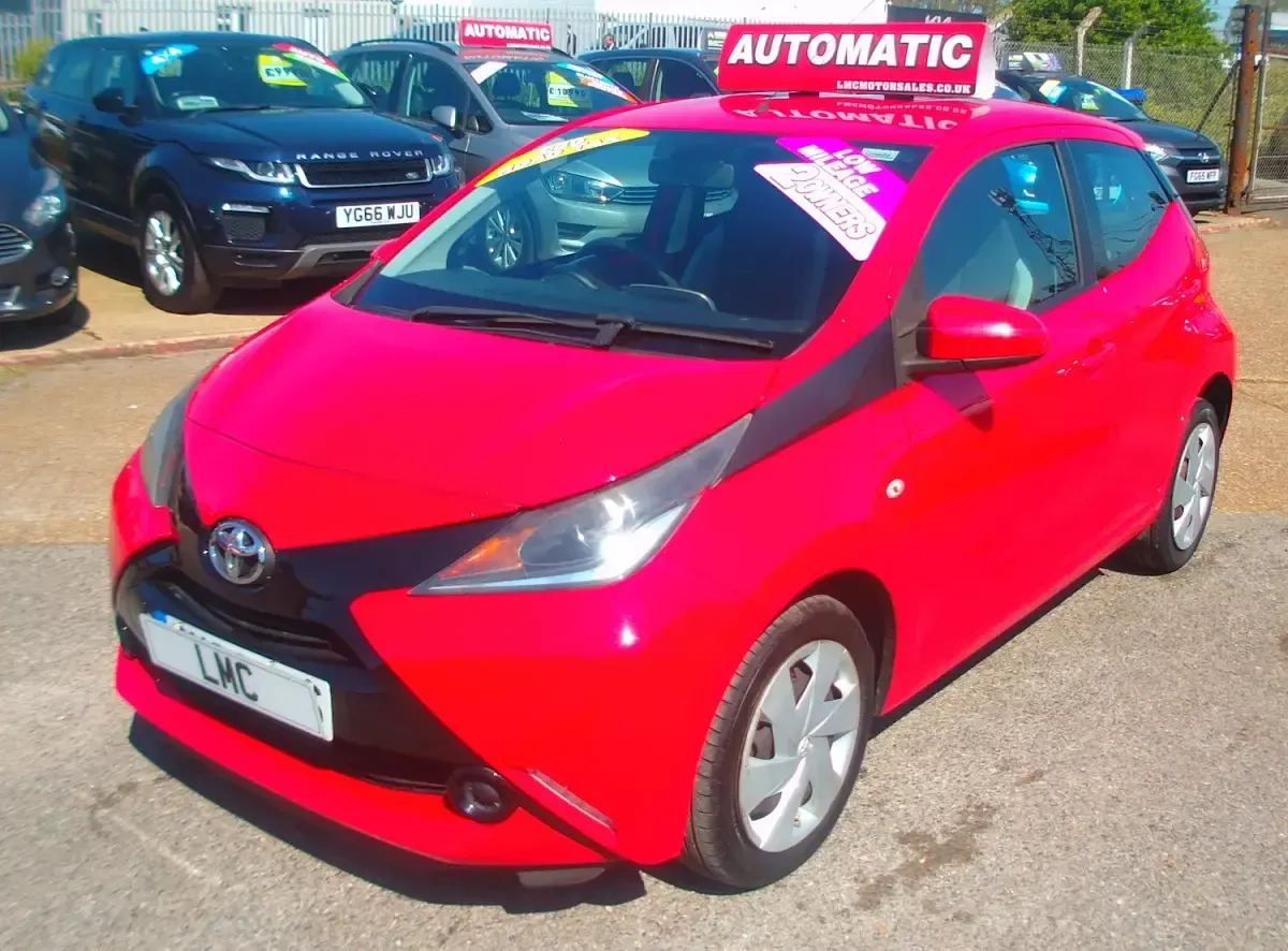 Used Toyota Aygo X-play 68 HP (50 kW) 2014 Red Hatchback