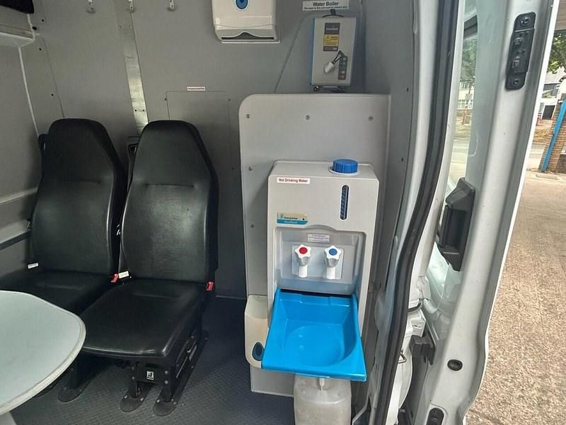 Used Ford Transit 130 HP (95 kW) 2018 White Van