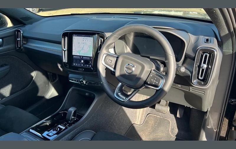 Used Volvo XC40 Plus 194 HP (142 kW) 2025 Black SUV