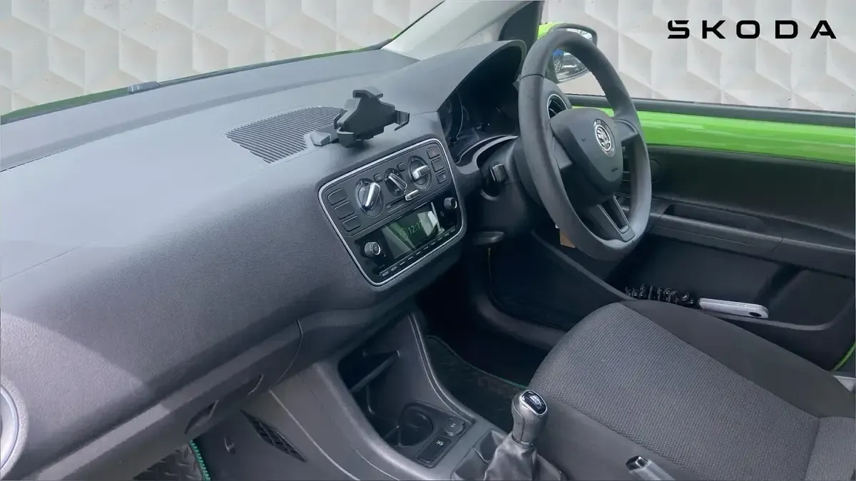 Used Skoda Citigo Colour Edition 60 HP (44 kW) 2018 Kiwi green Hatchback