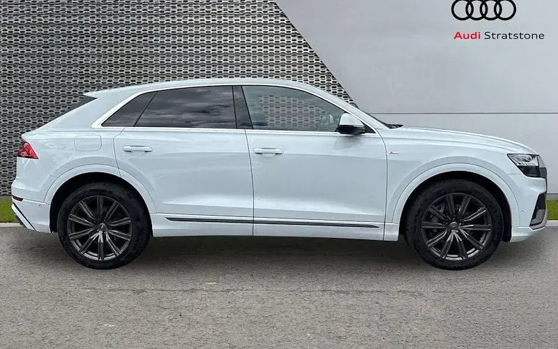 Used Audi Q8 S-Line 286 HP (210 kW) 2019 White SUV
