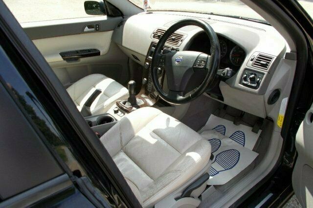 Used 2005 Volvo V50 SE Estate | £2,995 (Expensive) - Image 1/4