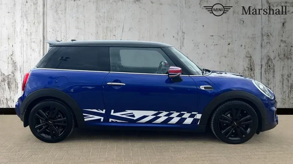 Used Mini Cooper Comfort 136 HP (100 kW) 2020 Starlight blue Hatchback