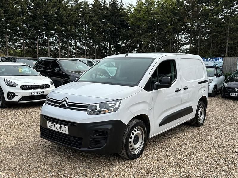 Used Citroën Berlingo 100 HP (73 kW) 2023 White MPV
