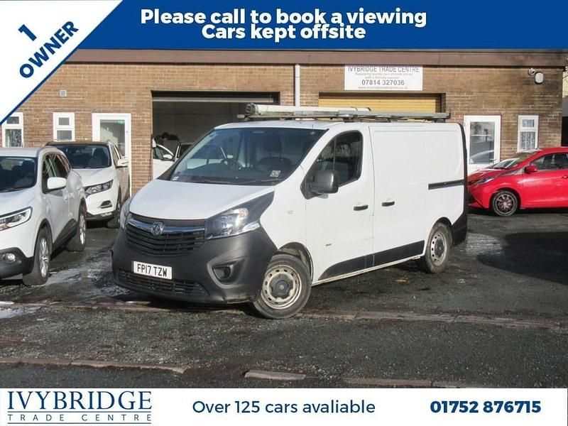 Used Vauxhall Vivaro S 95 HP (69 kW) 2017 White MPV