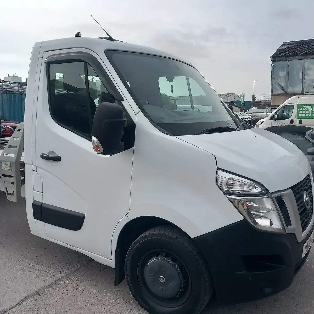Used Nissan NV400 SE 130 HP (95 kW) 2018 White Van