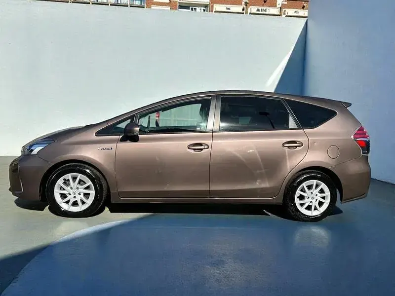 Used Toyota Prius+ Plus 136 HP (100 kW) 2017 Brown MPV