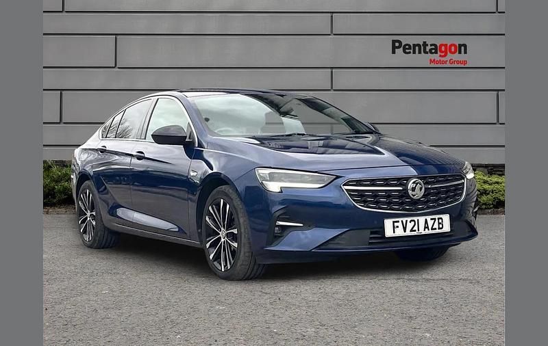 Used Vauxhall Insignia Ultimate 120 HP (88 kW) 2021 Blue Hatchback
