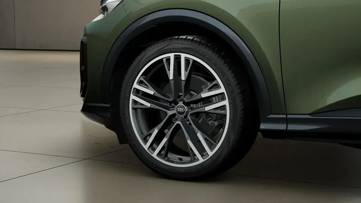 New Audi Q5 Black Edition 204 HP (150 kW) 2026 Green SUV