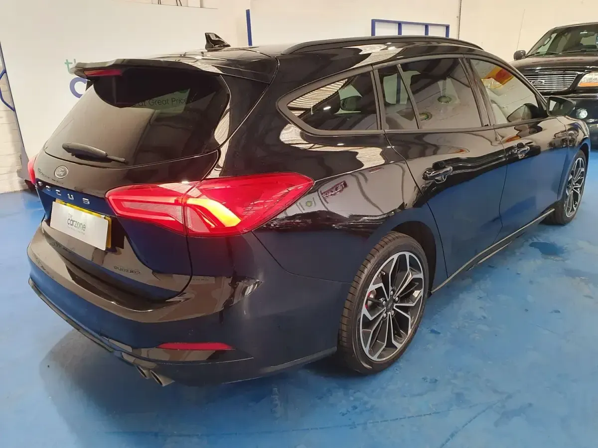 Usado Ford Focus ST-Line X 120 HP (88 kW) 2022 Preto Carrinha