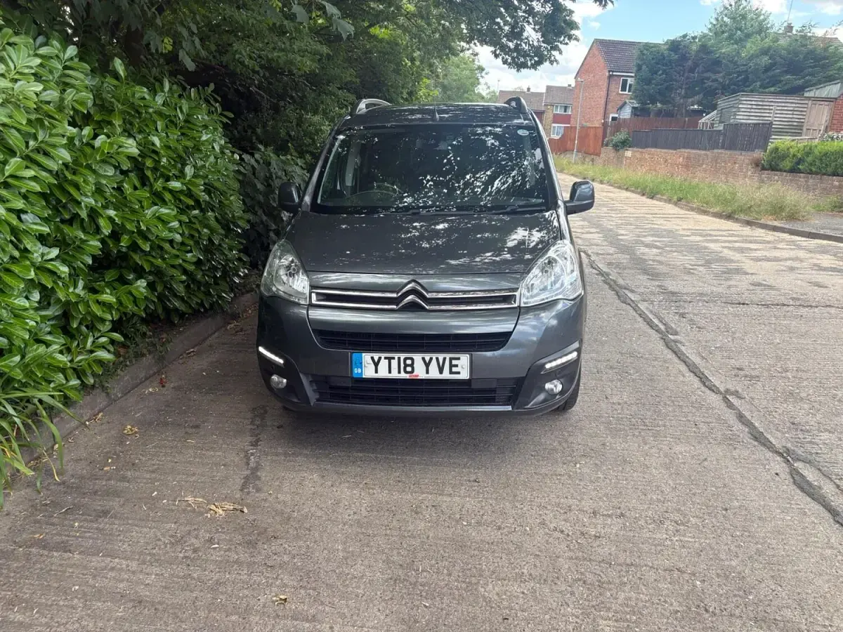 Used Citroën Berlingo Flair 99 HP (72 kW) 2018 Grey MPV