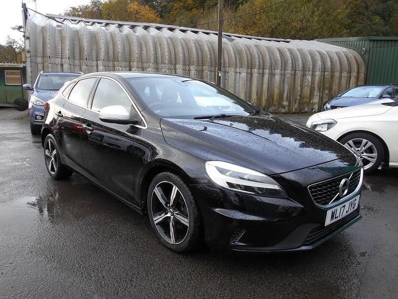 Black Used 2017 Volvo V40 R-Design Estate | £5,995 (Good price) - Image 1/4