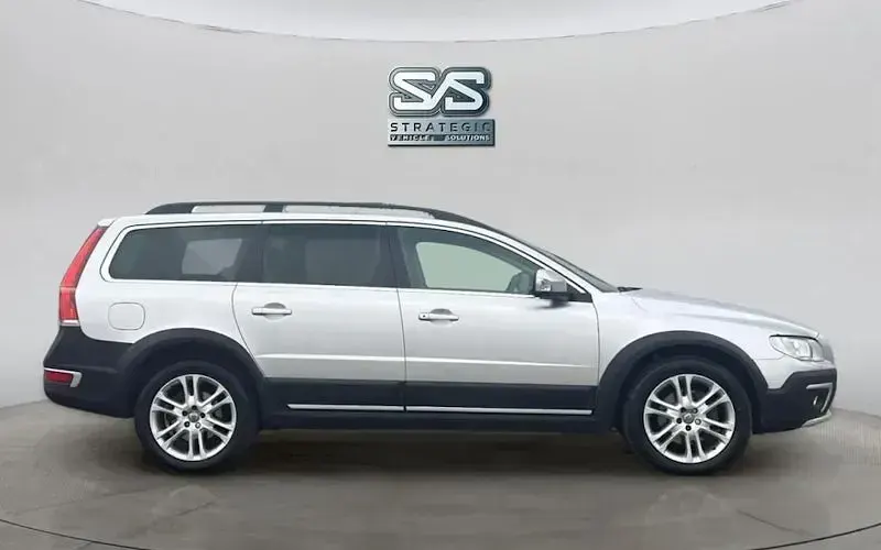 Usado Volvo XC70 SE Lux 220 HP (161 kW) 2015 Prateado Carrinha