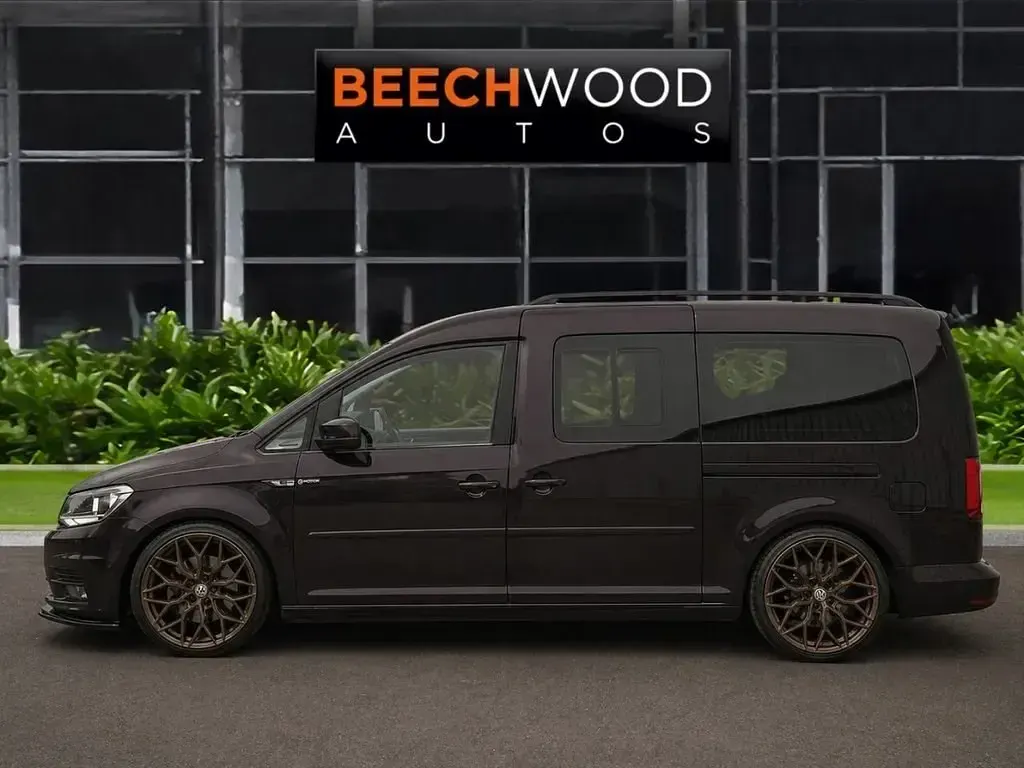 Begagnad VW Caddy Maxi S 102 HK (75 kW) 2020 Lila Minibuss