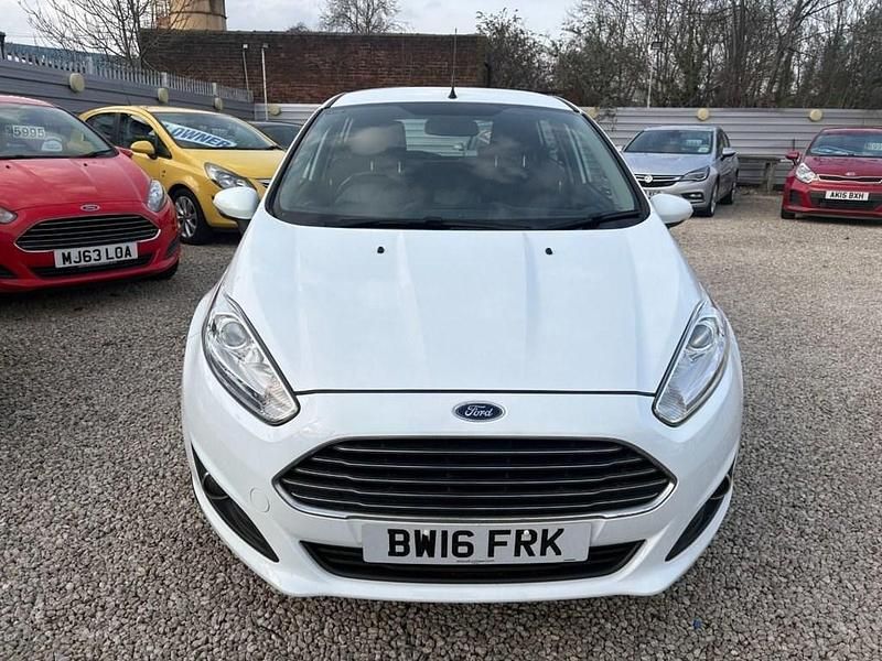 Used Ford Fiesta Zetec 2016 White Hatchback
