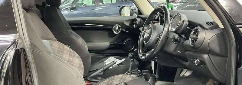 Used Mini Cooper D Chili 116 HP (85 kW) 2017 Midnight black Hatchback