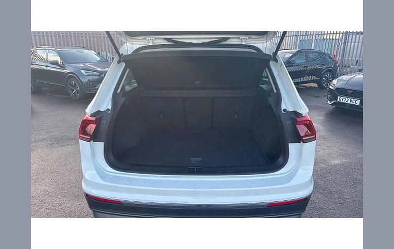 Begagnad VW Tiguan SEL 150 HK (110 kW) 2018 Vit SUV