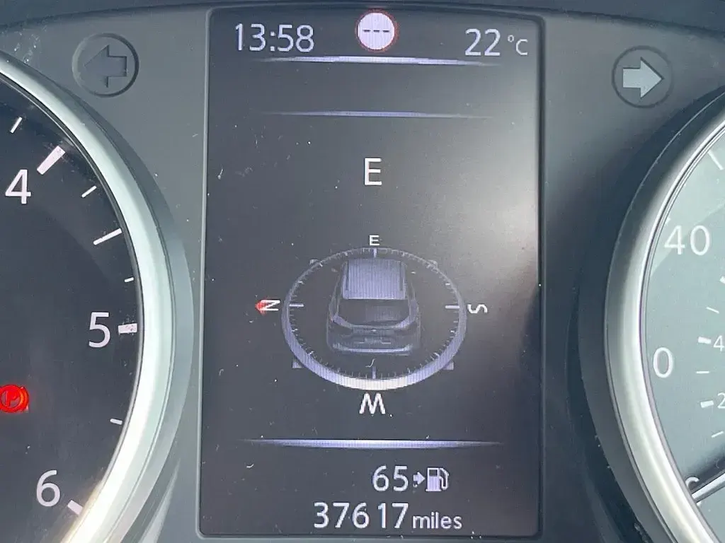 Used Nissan Qashqai Acenta Premium 115 HP (84 kW) 2018 Grey SUV