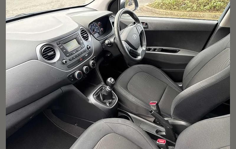 Usado Hyundai i10 SE 87 HP (63 kW) 2019 Azul Citadino