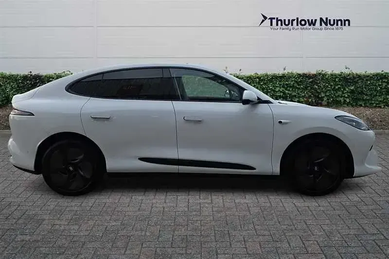 Używany MG IM6 300 kW (408 KM) 2026 Biały SUV