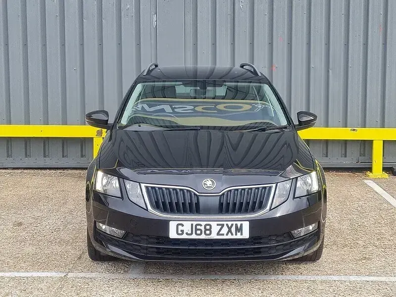 Used Skoda Octavia SE 150 HP (110 kW) 2018 Black Estate
