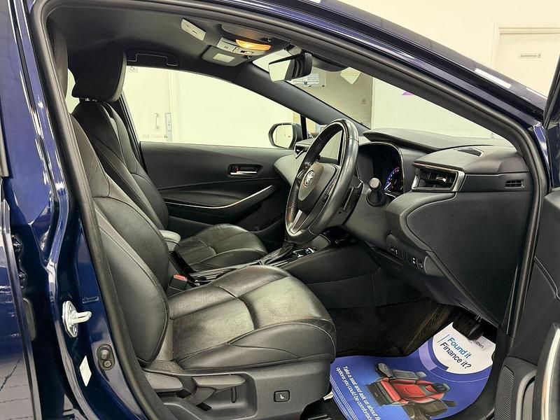 Used Toyota Corolla Edition 184 HP (135 kW) 2023 Blue Estate