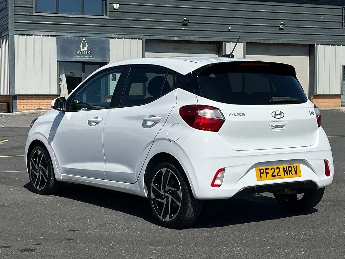 Usado Hyundai i10 Premium 67 HP (49 kW) 2022 Branco Citadino