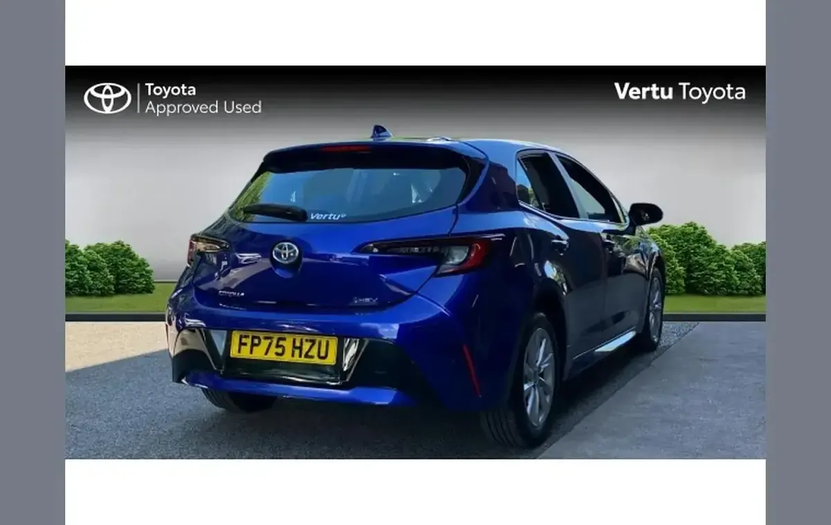 Used Toyota Corolla 196 HP (144 kW) 2025 Blue Hatchback