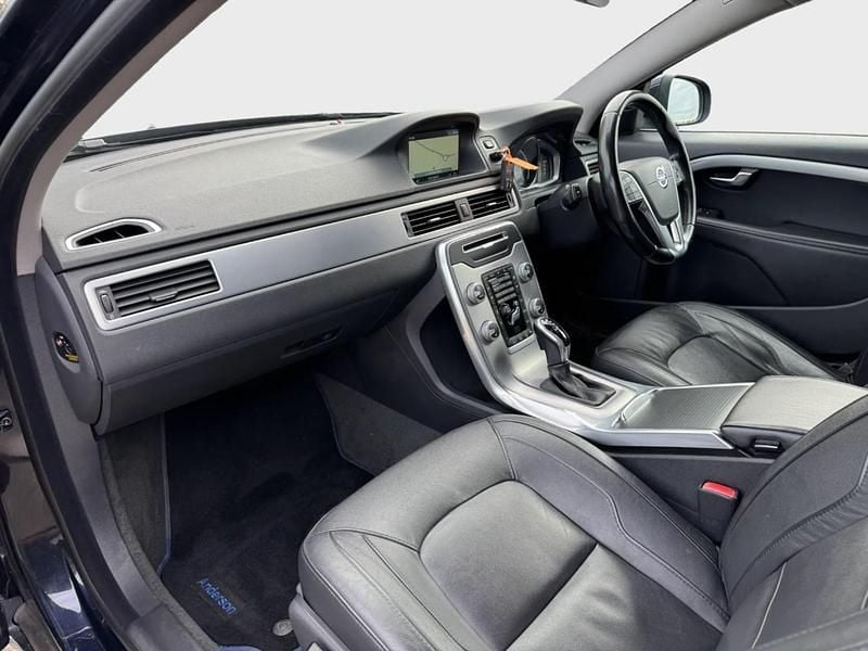 Used Volvo V70 SE Lux 181 HP (133 kW) 2015 Blue Estate