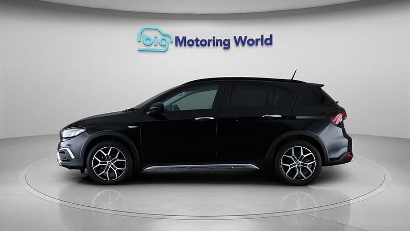 Used Fiat Tipo Cross 130 HP (95 kW) 2024 Black Hatchback