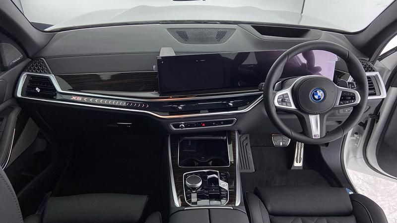 Używany BMW X5 M Sport 490 KM (360 kW) 2025 Biały SUV