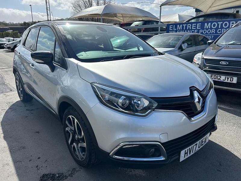 Used Renault Captur Dynamique 90 HP (66 kW) 2017 Silver SUV