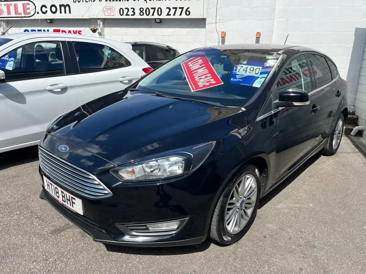 Used Ford Focus Zetec 125 HP (91 kW) 2018 Black Hatchback