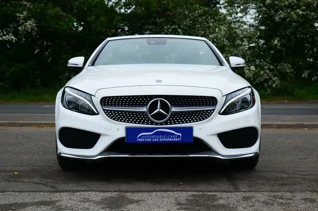 Second-hand Mercedes C300 AMG line 245 CP (180 kW) 2018 Alb Cabrio