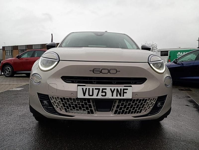 Brown Used 2025 Fiat 600 La Prima SUV | £22,998 (Fair price) - Image 1/4