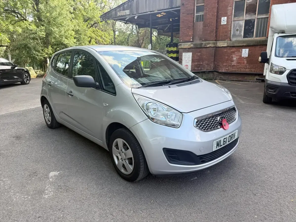 Used Kia Venga 90 HP (66 kW) 2011 Silver Hatchback