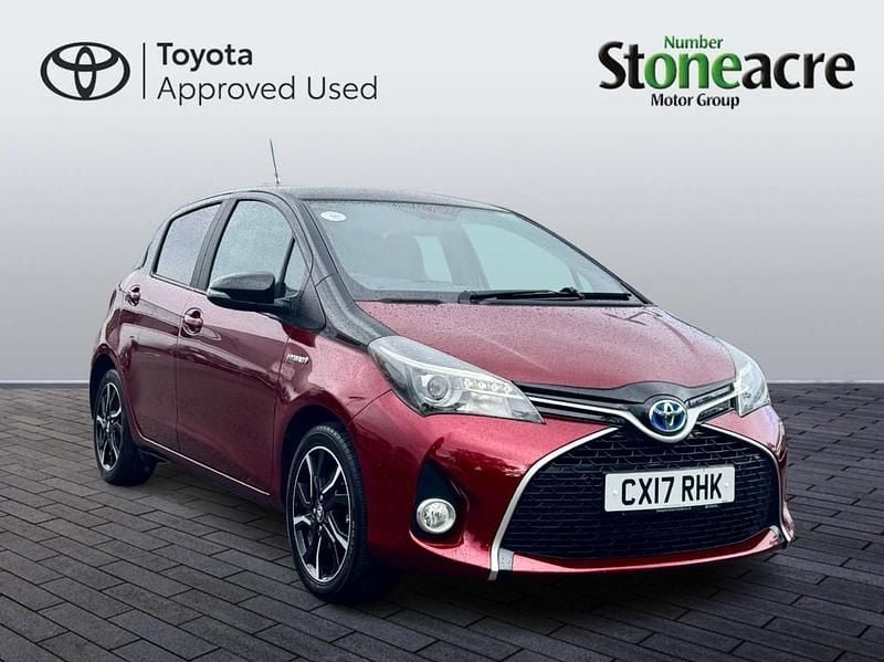 Red/black Used 2017 Toyota Yaris Hybrid Design Hatchback | £12,000 (Fair price) - Image 1/2