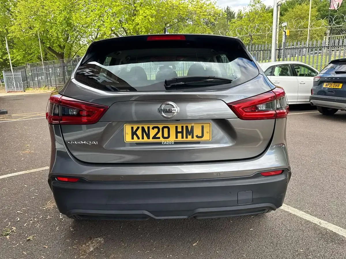Usado Nissan Qashqai Acenta Premium 2020 Gris SUV