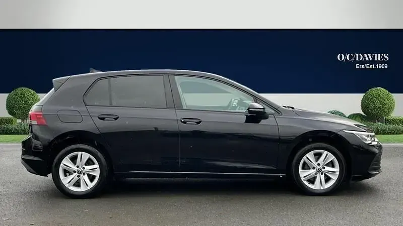 Used VW Golf VIII Life 115 HP (84 kW) 2022 Black Hatchback